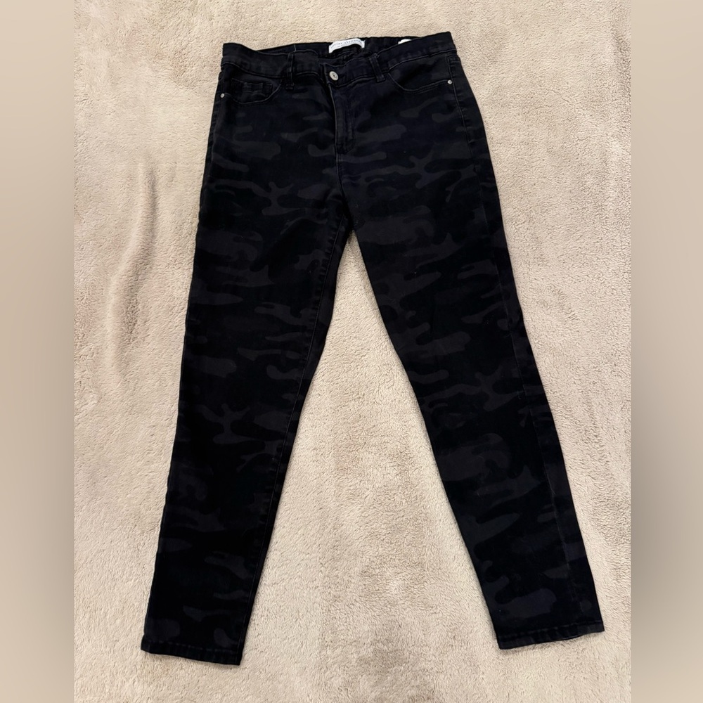 Social Standard by Sanctuary Black Camo Denim Skinny Jeans size 10